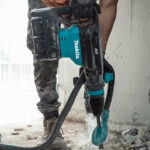 The 80V max (40V max X2) XGT® Brushless 28 lb. Demolition Hammer Kit (GMH02PM) is a cordless concrete solution for heavy-load applications